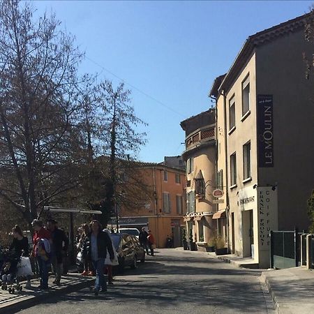 La Tour Bouigas Apartamento LʼIsle-sur-la-Sorgue Exterior foto