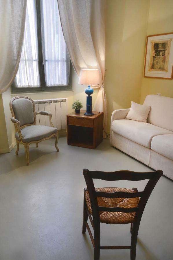 La Tour Bouigas Apartamento LʼIsle-sur-la-Sorgue Exterior foto