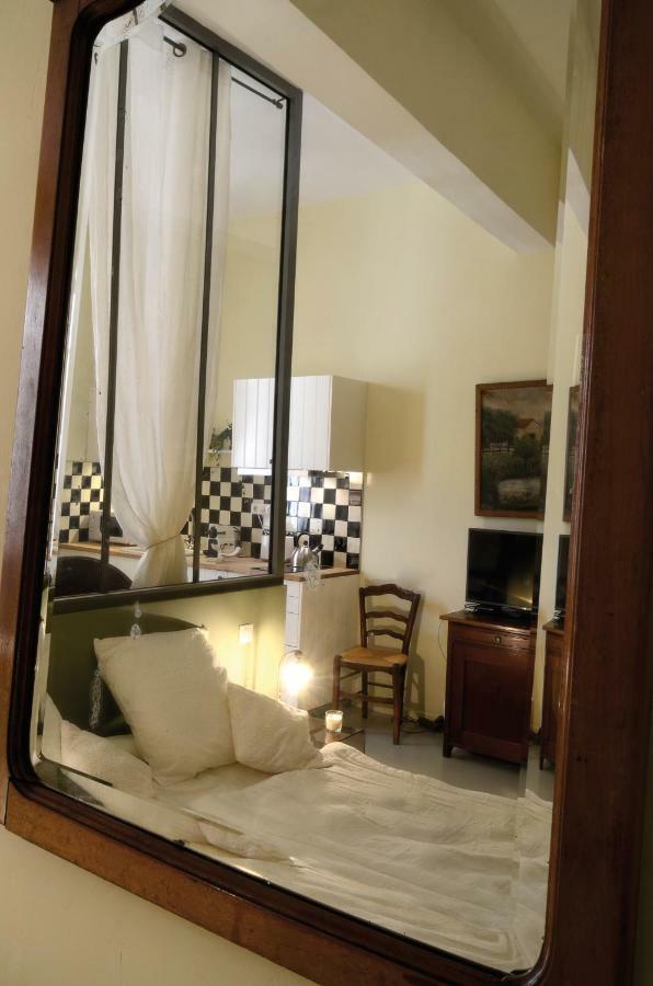 La Tour Bouigas Apartamento LʼIsle-sur-la-Sorgue Exterior foto